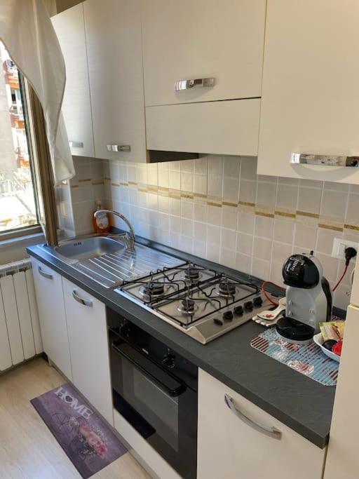Luminoso Monolocale A 2 Passi Dalla Metro A Apartment Roma Ngoại thất bức ảnh