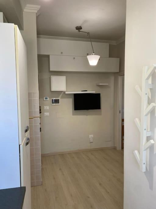 Luminoso Monolocale A 2 Passi Dalla Metro A Apartment Roma Ngoại thất bức ảnh