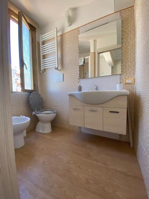 Luminoso Monolocale A 2 Passi Dalla Metro A Apartment Roma Ngoại thất bức ảnh